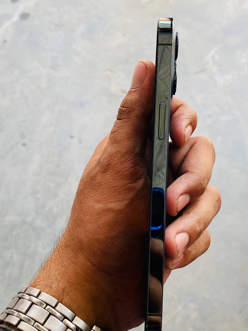 Apple iPhone 12 Pro Max 1