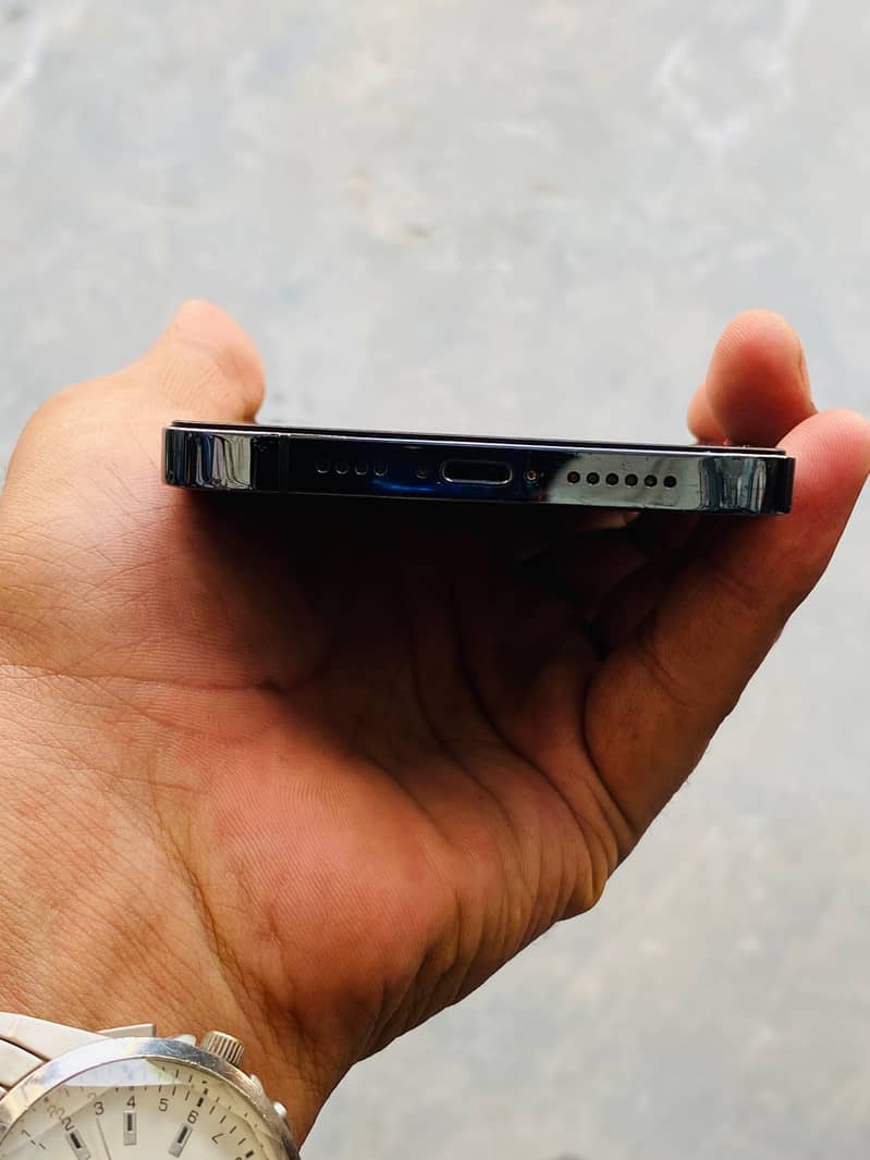 Apple iPhone 12 Pro Max 2