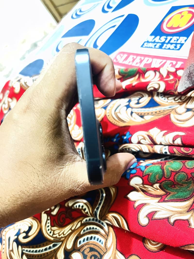 Apple iPhone 12 Pro Max 3