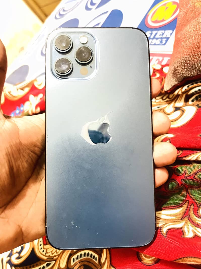 Apple iPhone 12 Pro Max 4