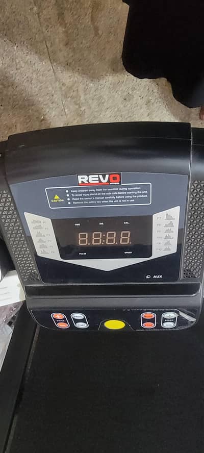 Revo Treadmill TR100