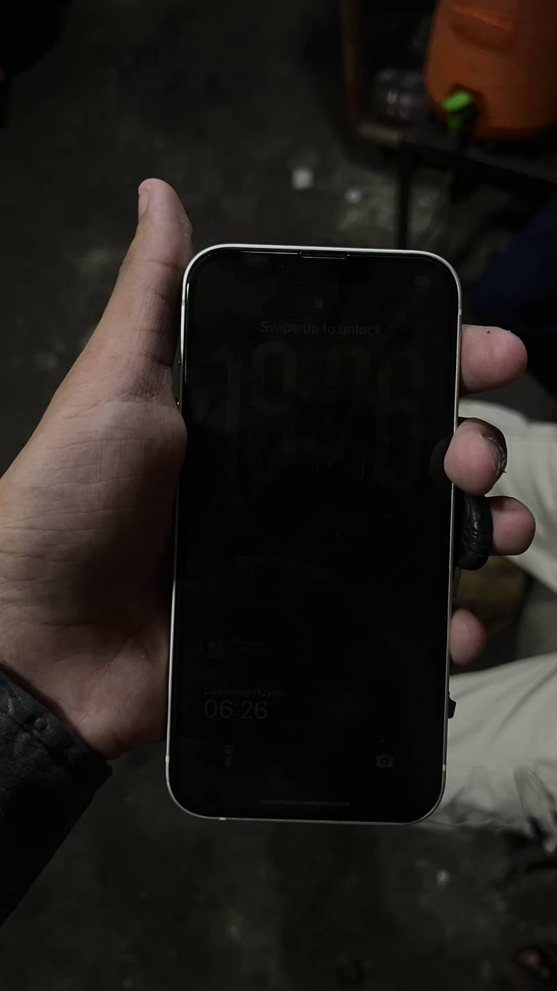 Apple iPhone 13 0