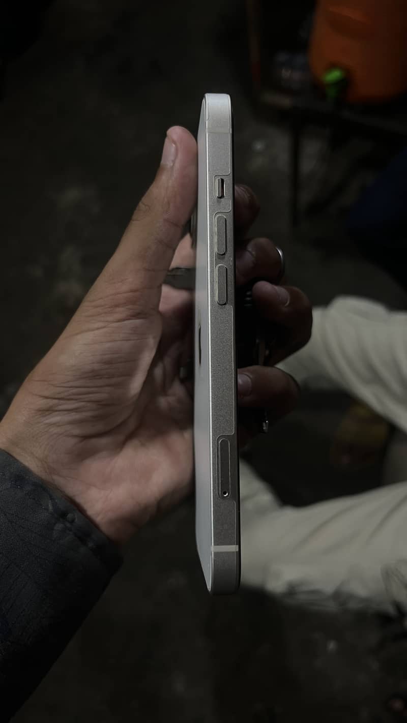 Apple iPhone 13 1