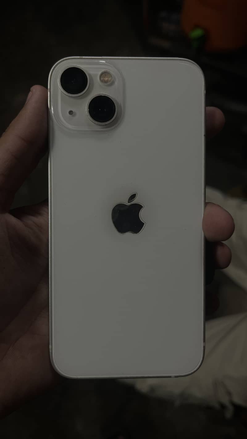 Apple iPhone 13 4