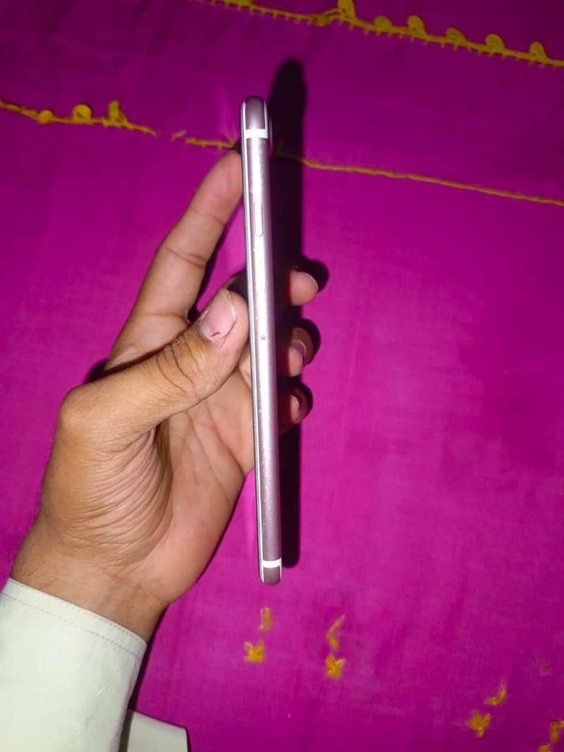 Apple iPhone 7 Plus 1