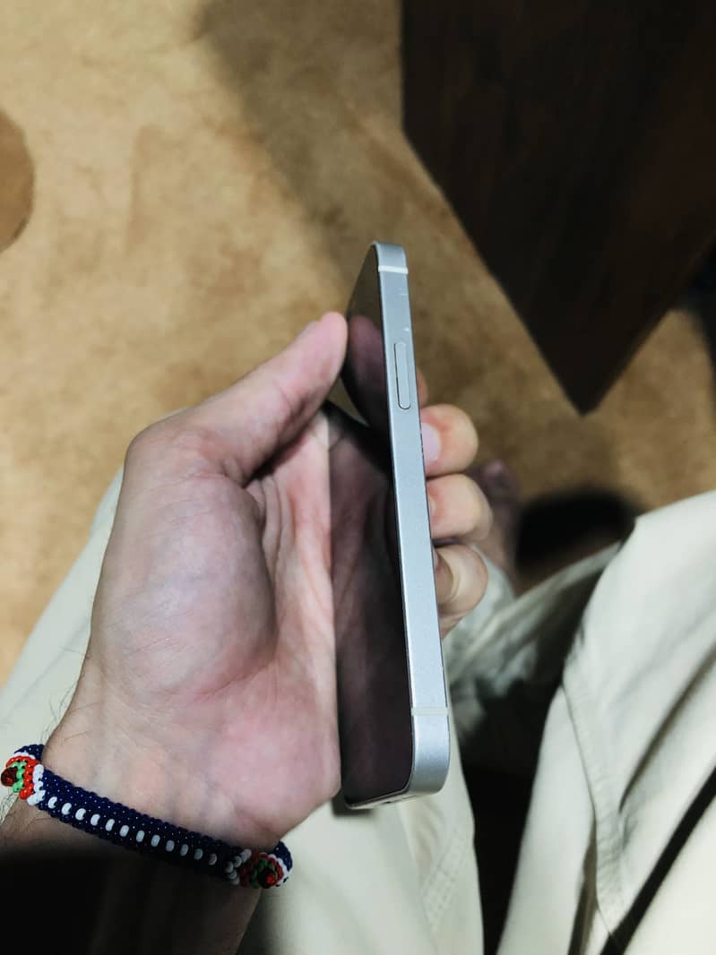 Apple iPhone 12 mini 1
