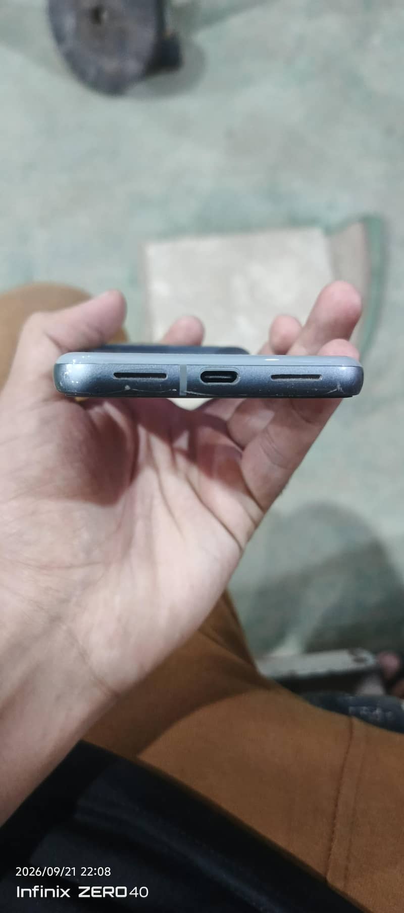 Google Pixel 8 4