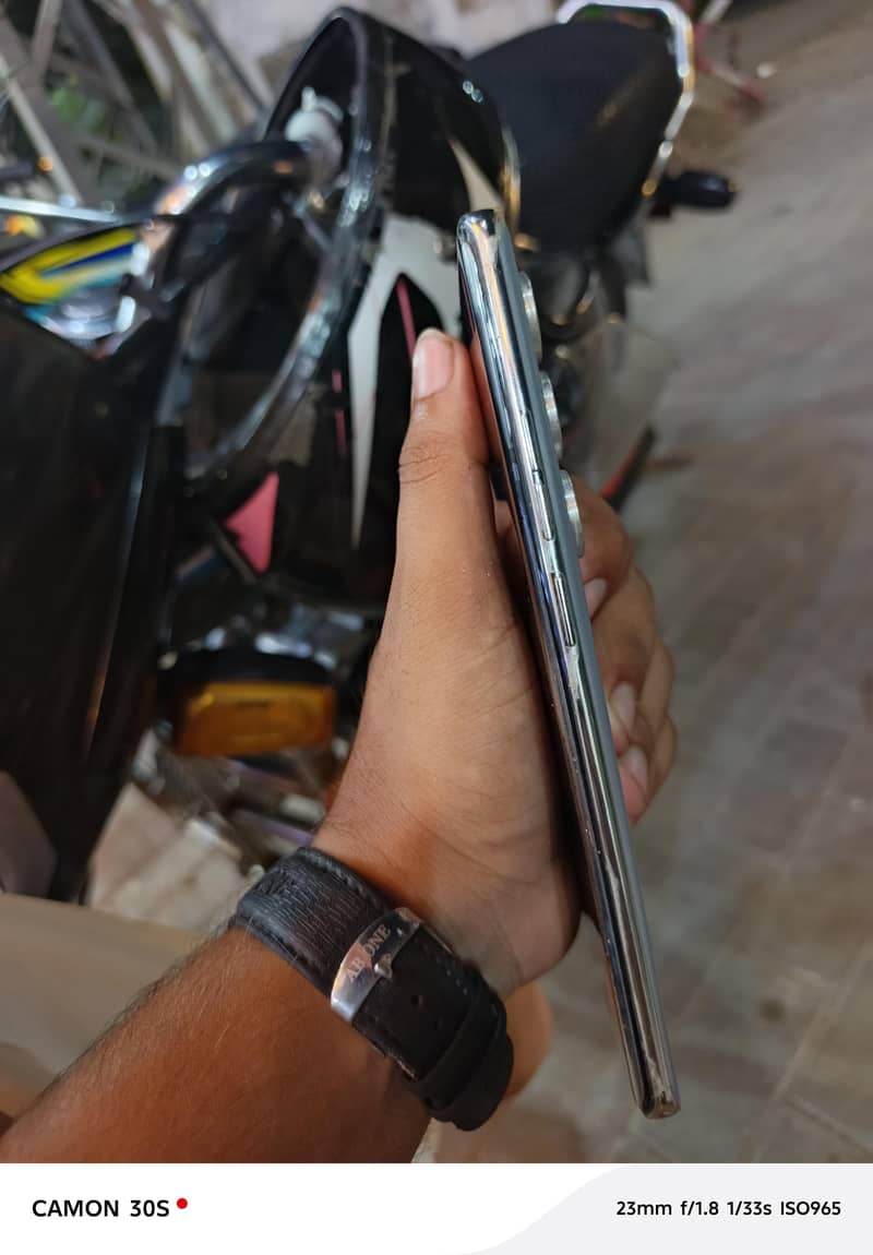 Tecno CAMON 40 Pro 4