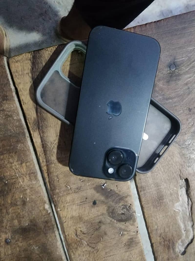 Apple iPhone 15 2
