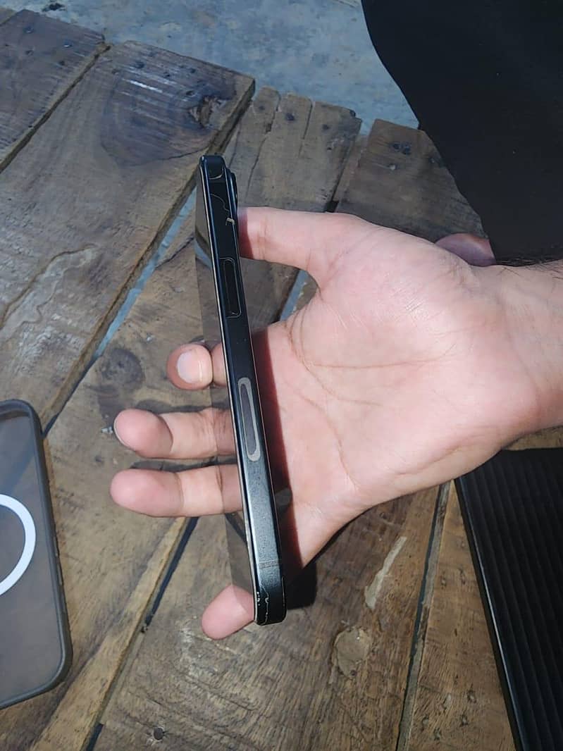 Apple iPhone 15 3