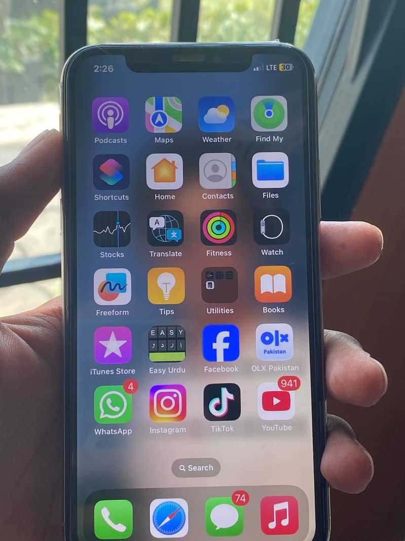 Apple iPhone X 3