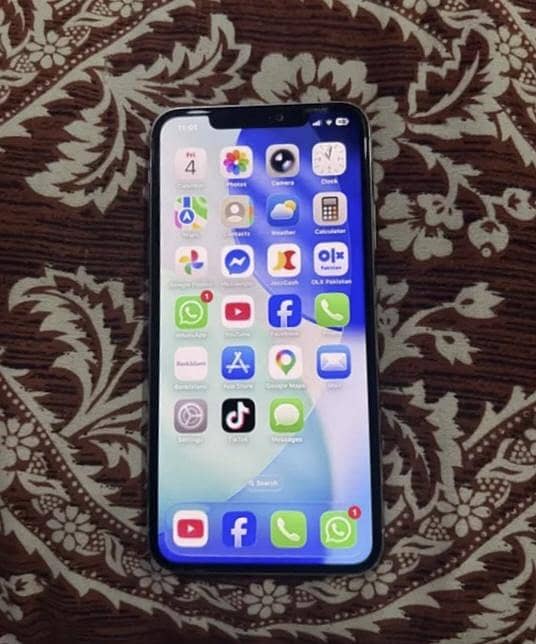 Apple iPhone 11 Pro Max 2