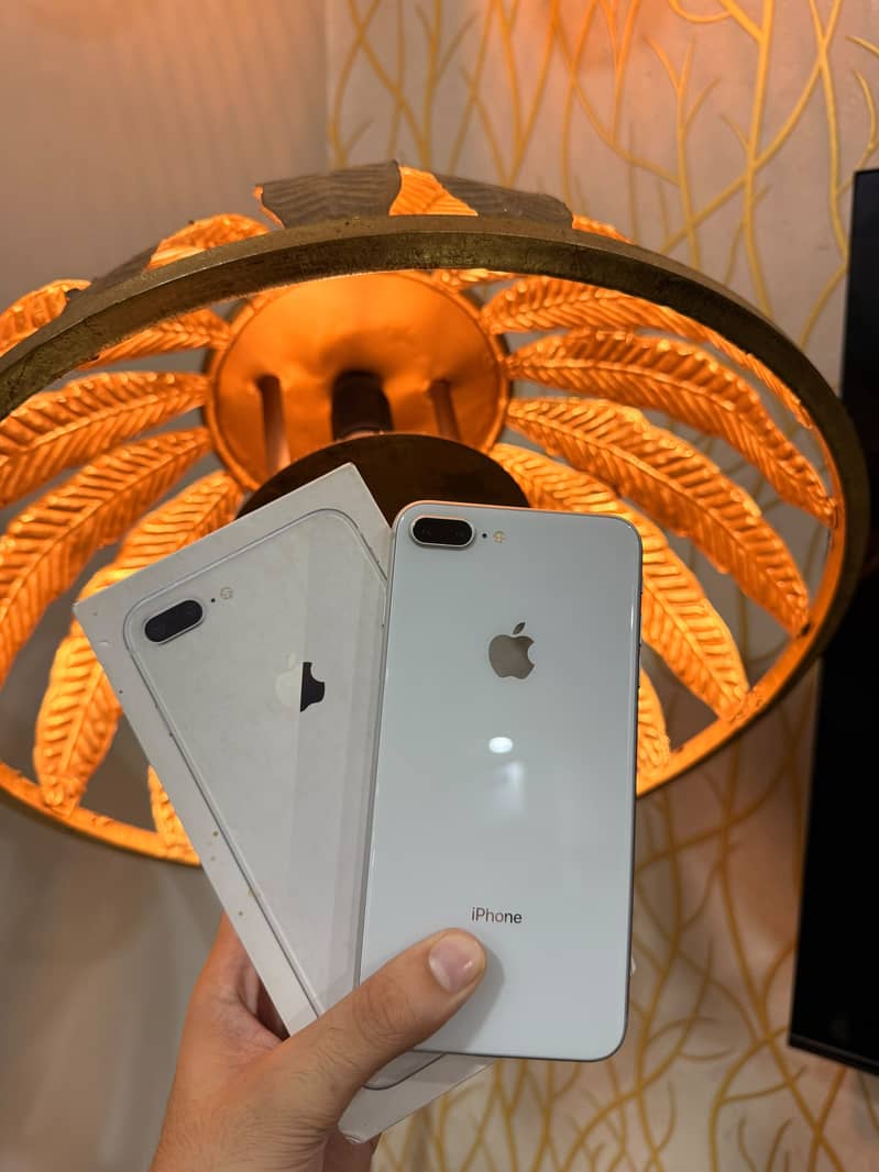 Apple iPhone 8 Plus 2