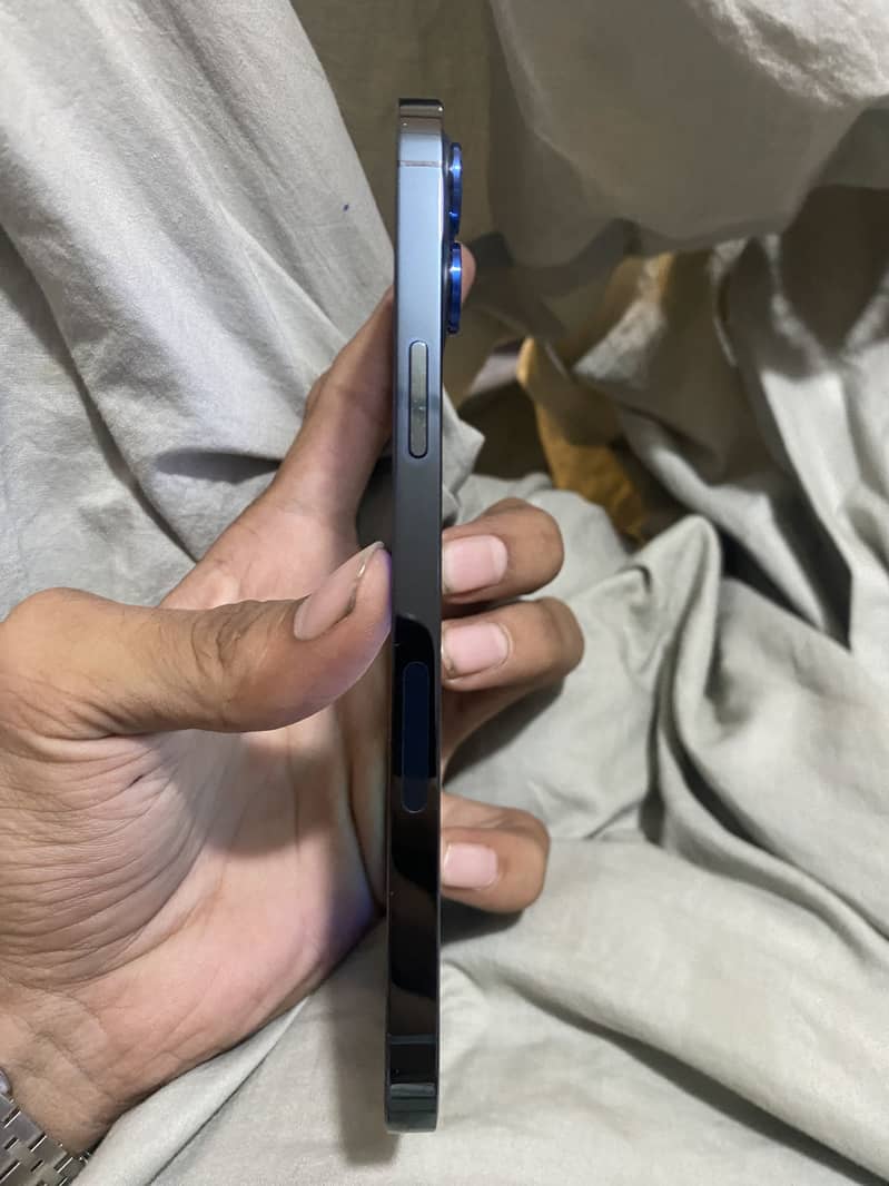 Apple iPhone 12 Pro Max 2