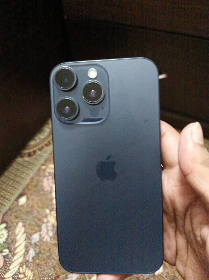 Apple iPhone 15 Pro 0