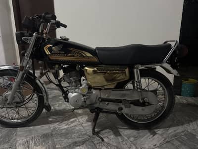 Honda gold edition cg125 condition 10/10 urgent sale price 248000