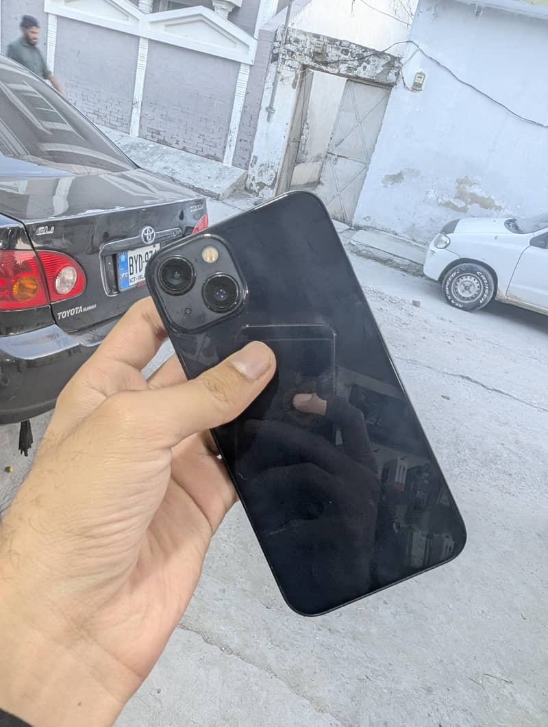 Apple iPhone 13 1