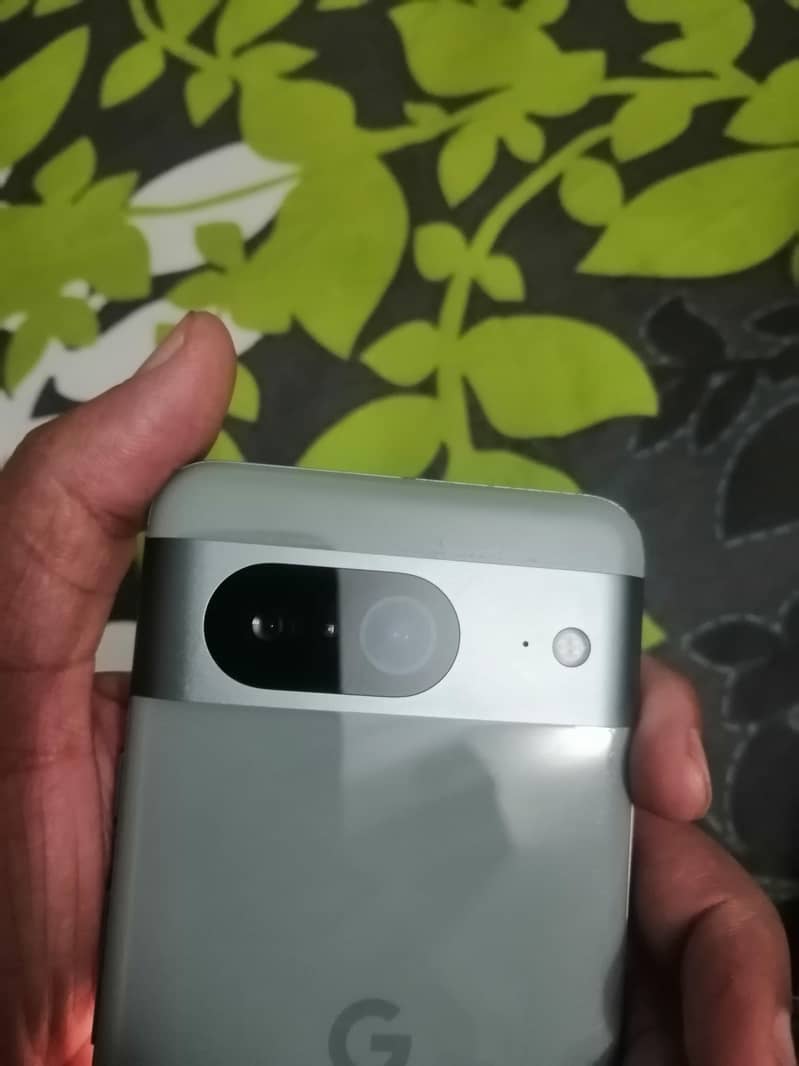 Google Pixel 8 2