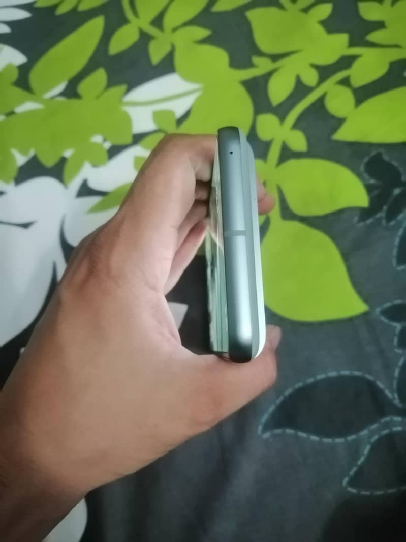 Google Pixel 8 3