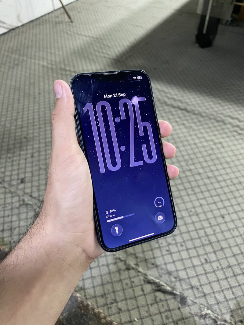 Apple iPhone 13 1