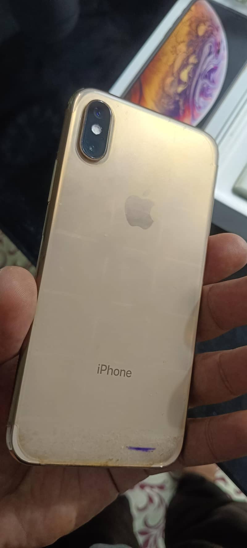 Apple iPhone XS 4