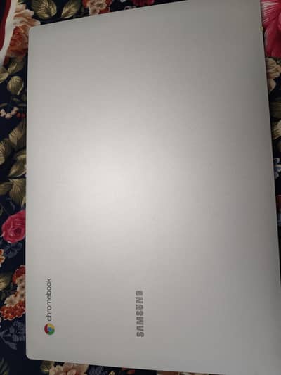 (14 inches) . brand new 4/64  Intel Celeron 4500