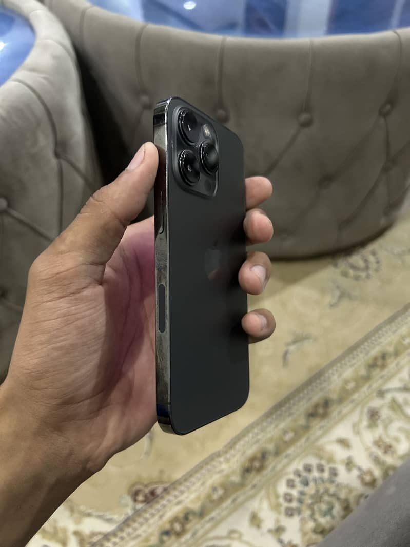 Apple iPhone 13 Pro 2