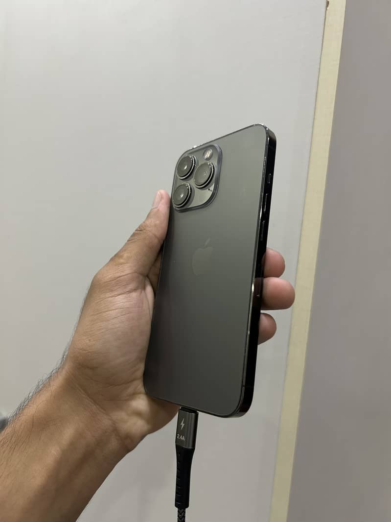 Apple iPhone 13 Pro 3