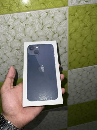 Apple iPhone 13