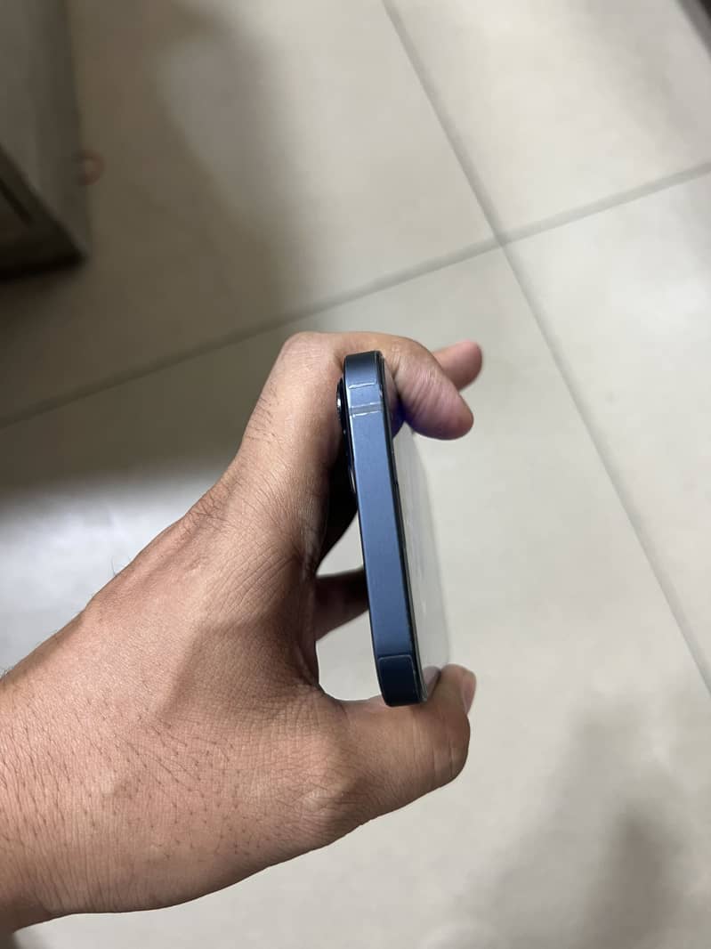 Apple iPhone 13 6