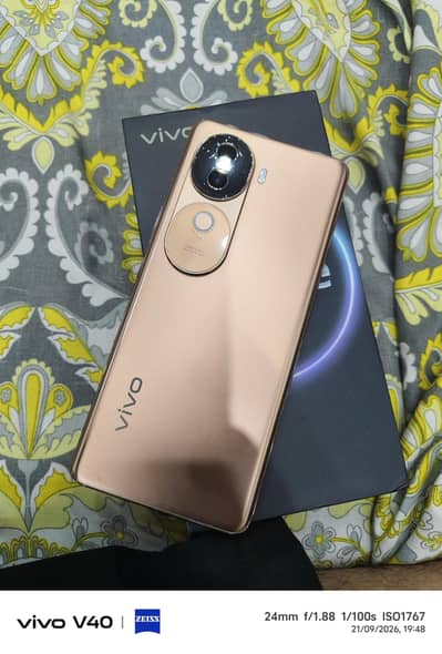 Vivo V40e
