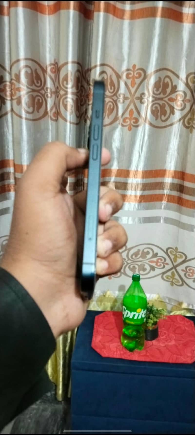 Apple iPhone 13 2