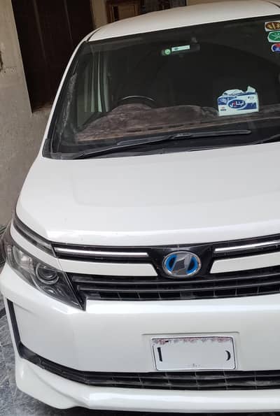 Toyota Voxy 2015