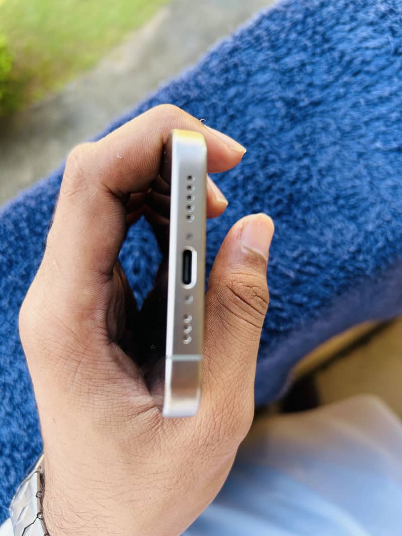 Apple iPhone 15 Pro 0