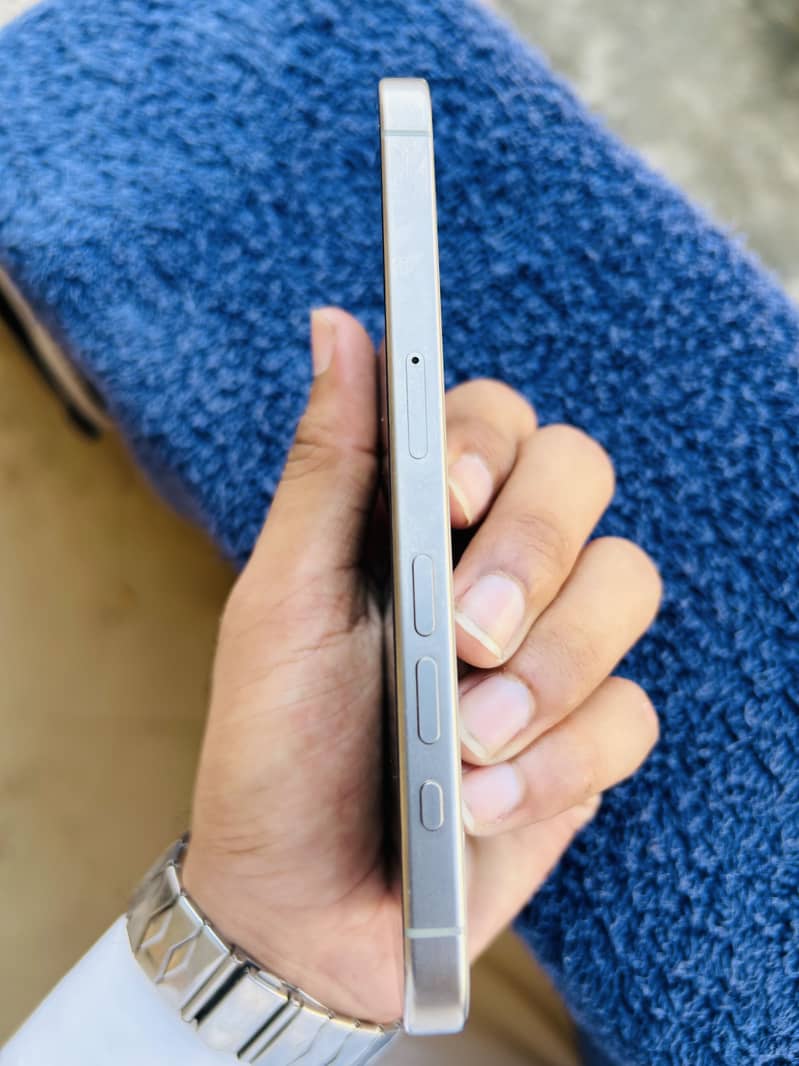 Apple iPhone 15 Pro 5
