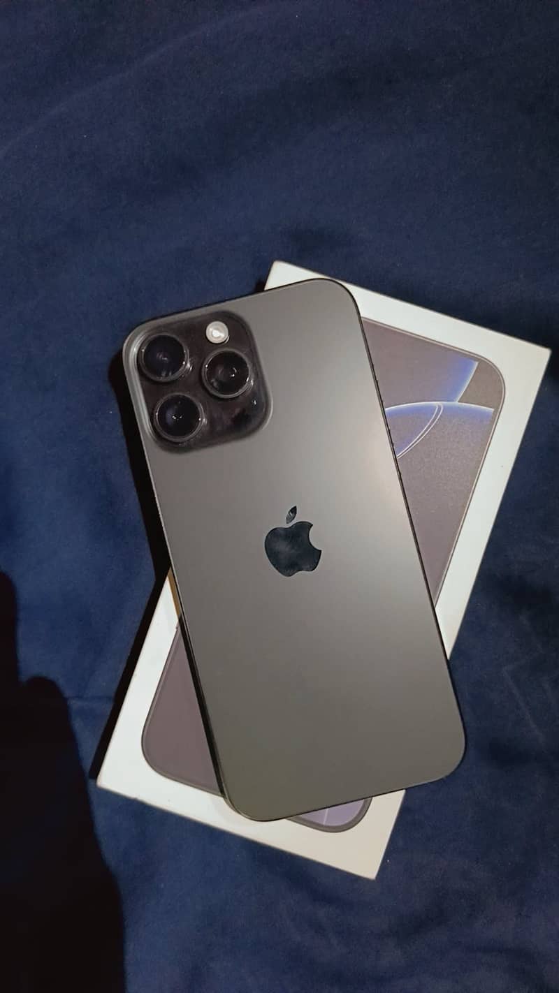 Iphone 16 pro max with box 0