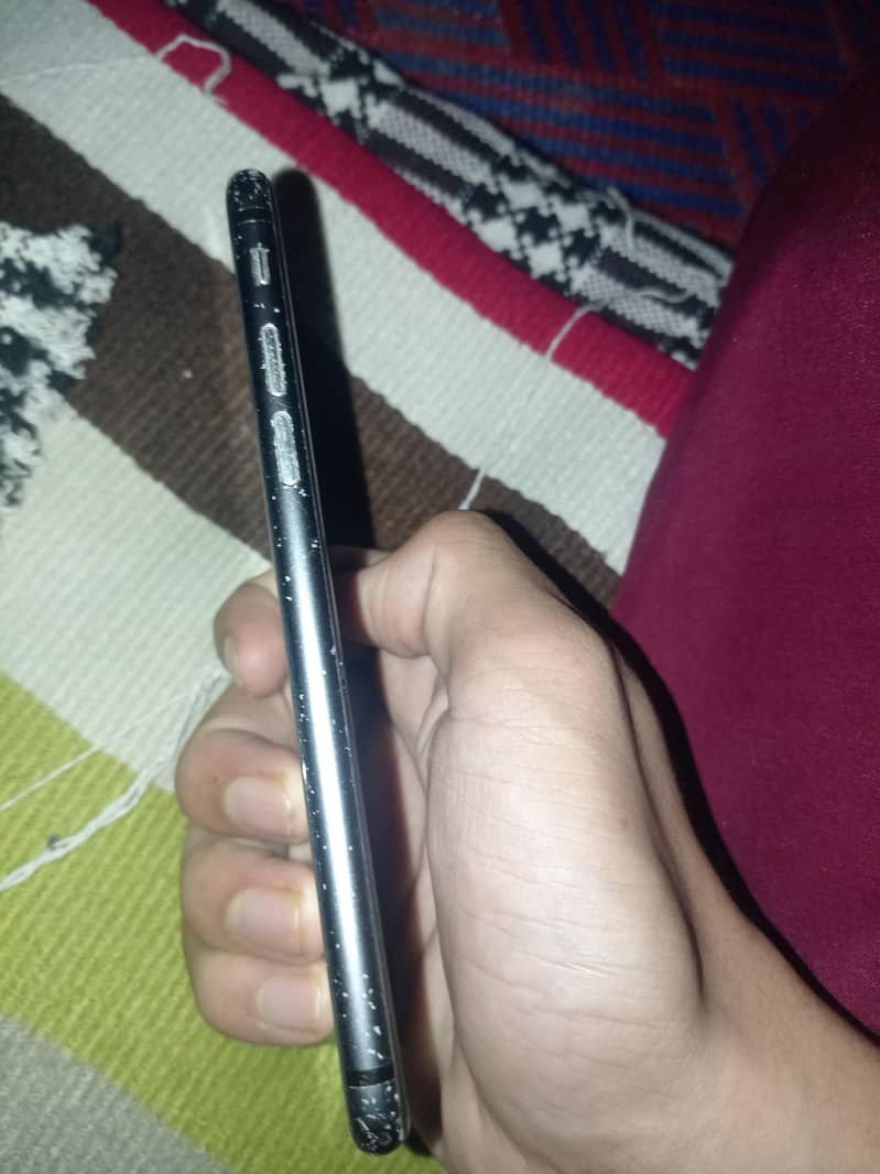 Apple iPhone 8 4