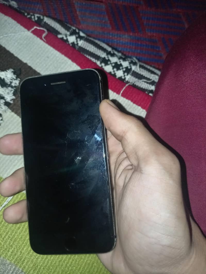 Apple iPhone 8 6