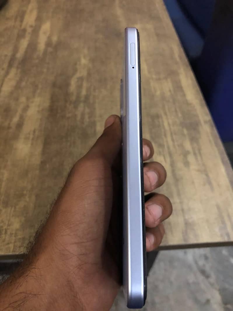 OPPO A6k 4