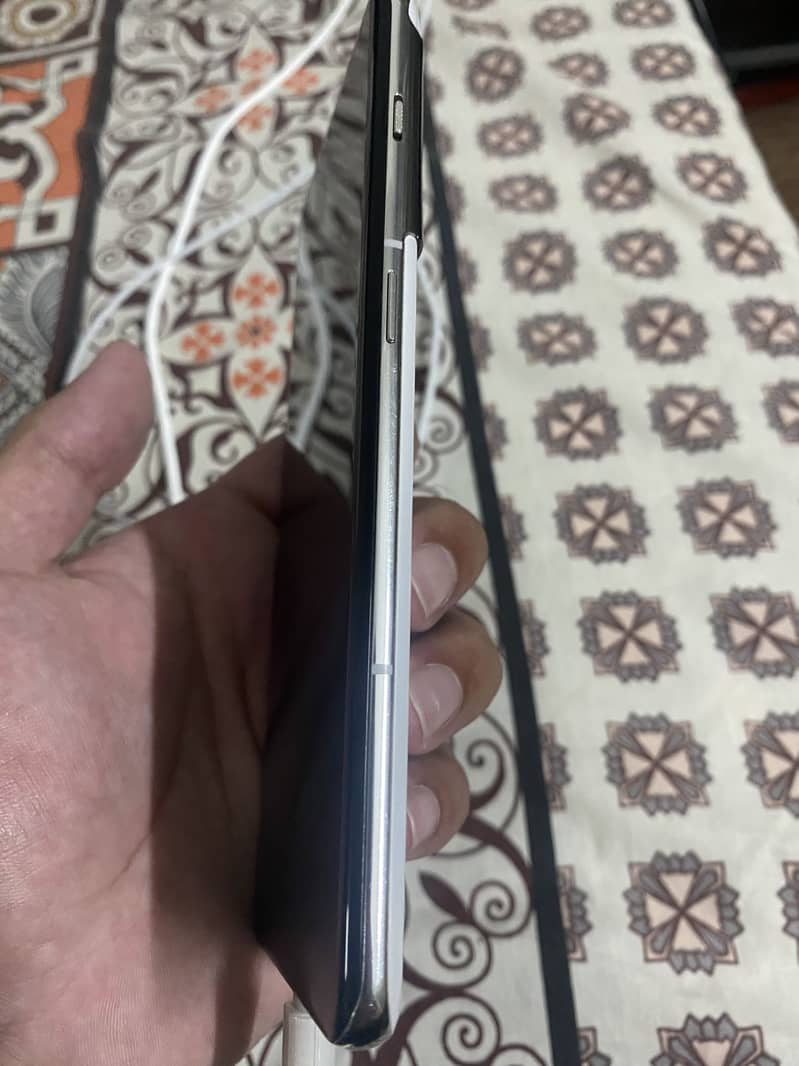 One Plus 10 Pro 4