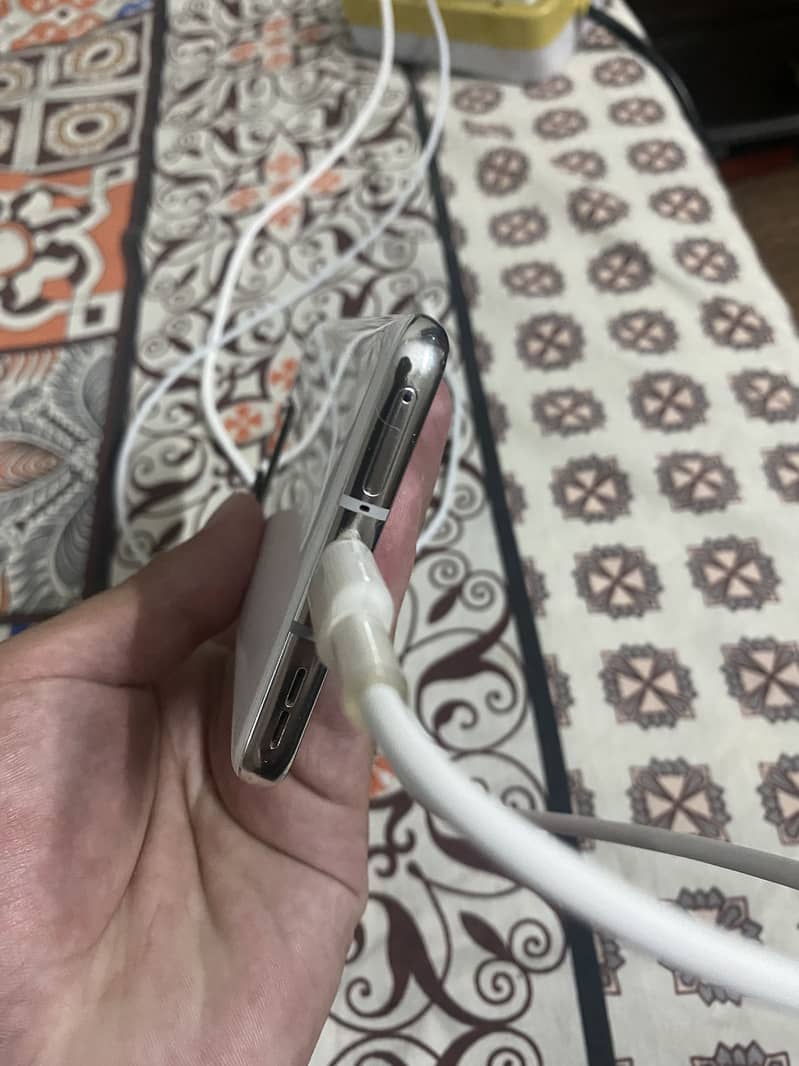 One Plus 10 Pro 6