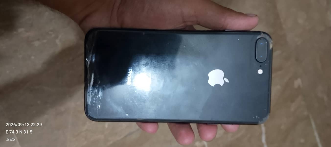Apple iPhone 8 Plus 3