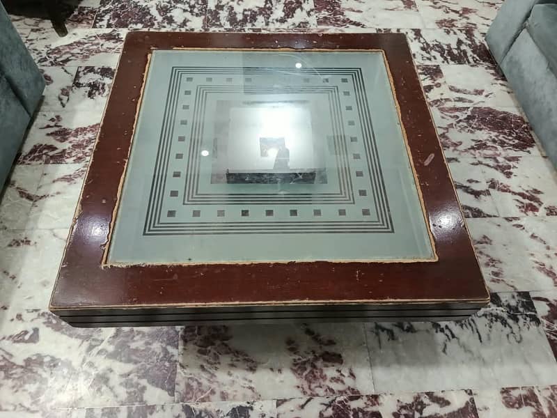 Center Table Good Condition 0