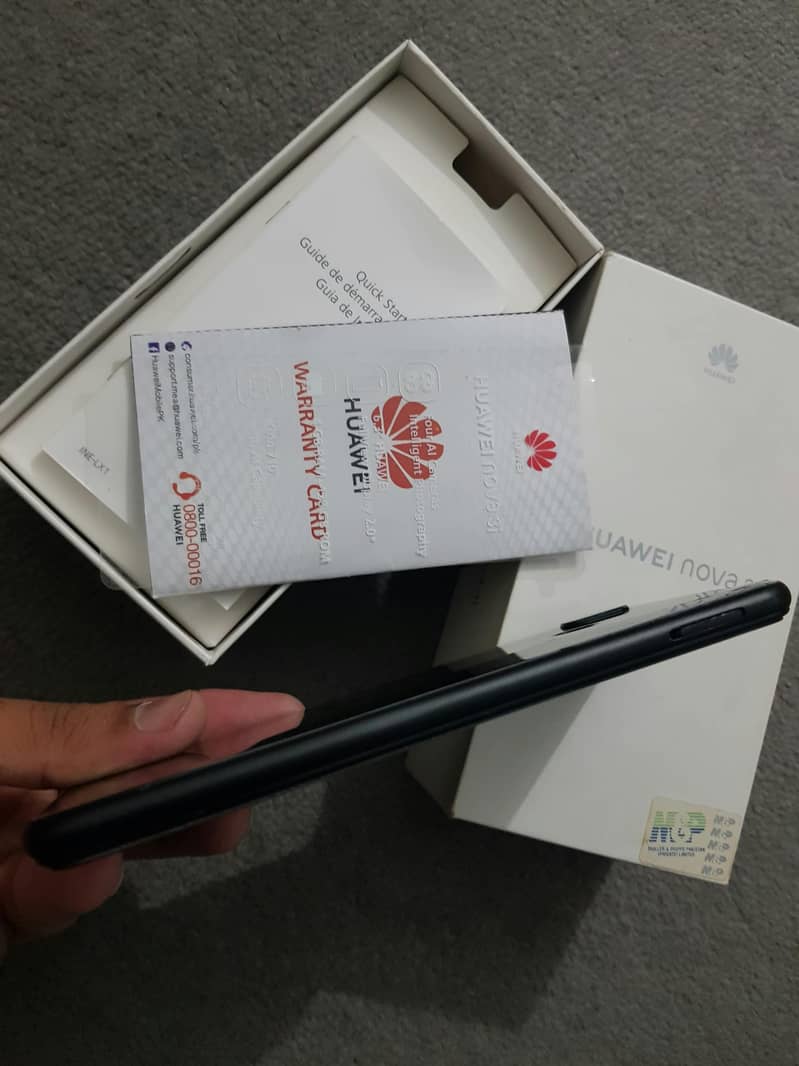 Huawei Nova 3i 7