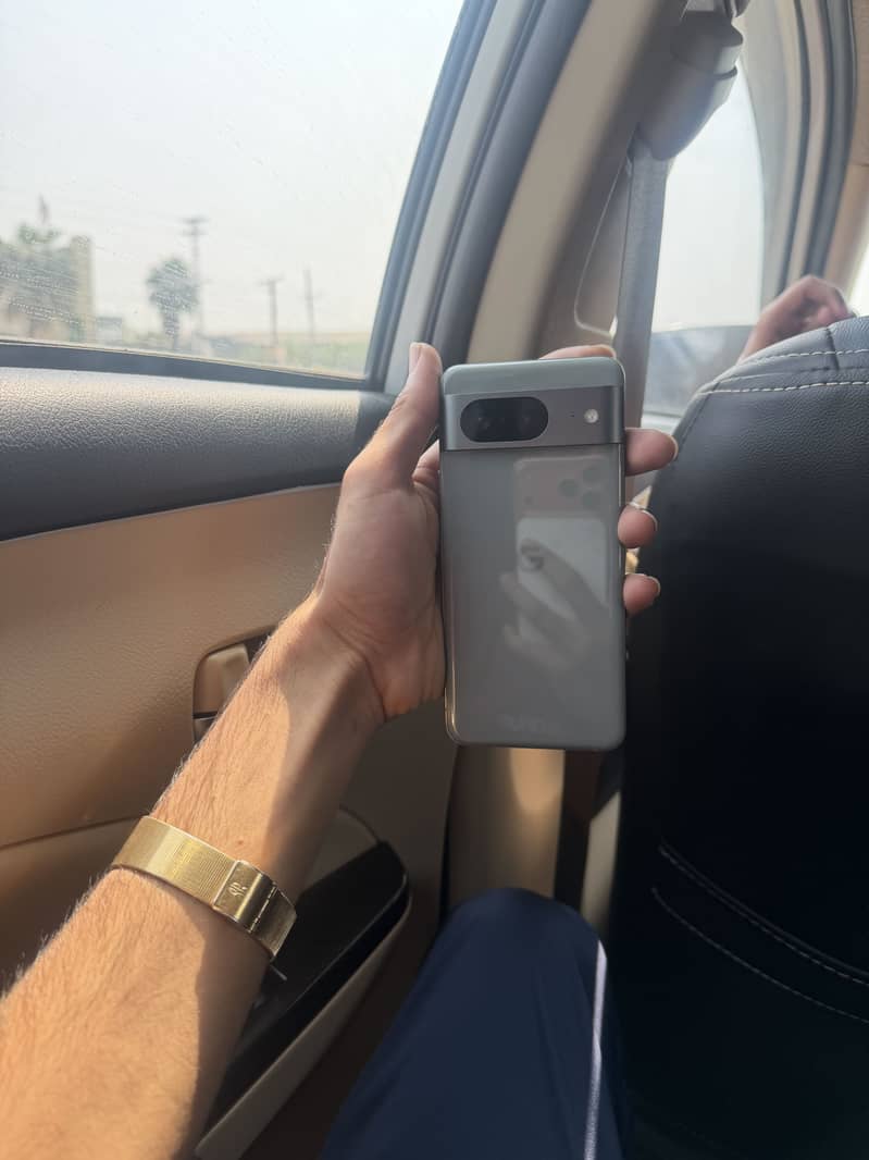 Google pixel 8 4