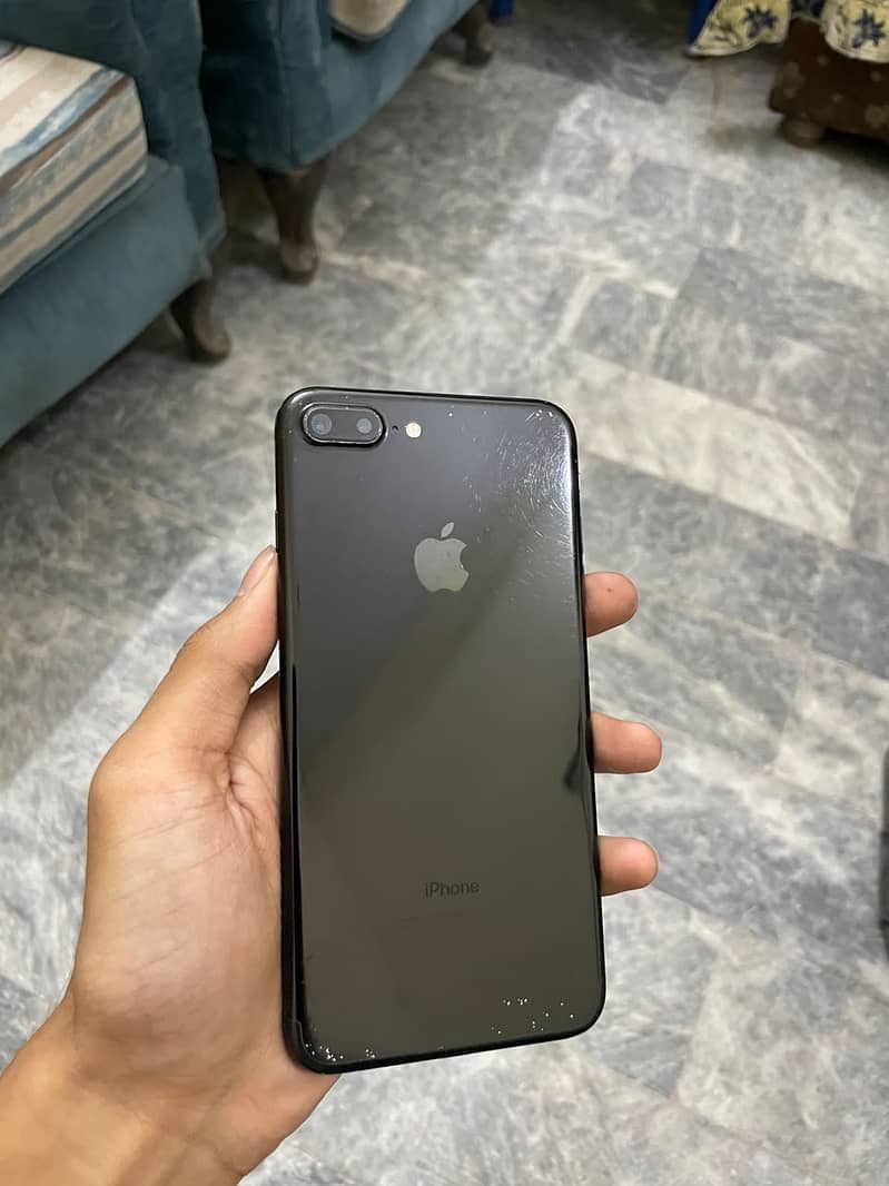 Apple iPhone 7 Plus 0