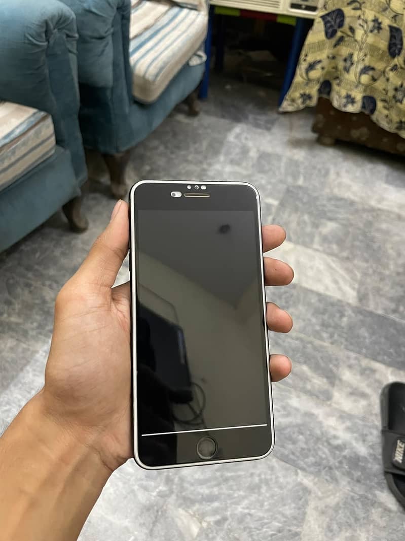 Apple iPhone 7 Plus 4