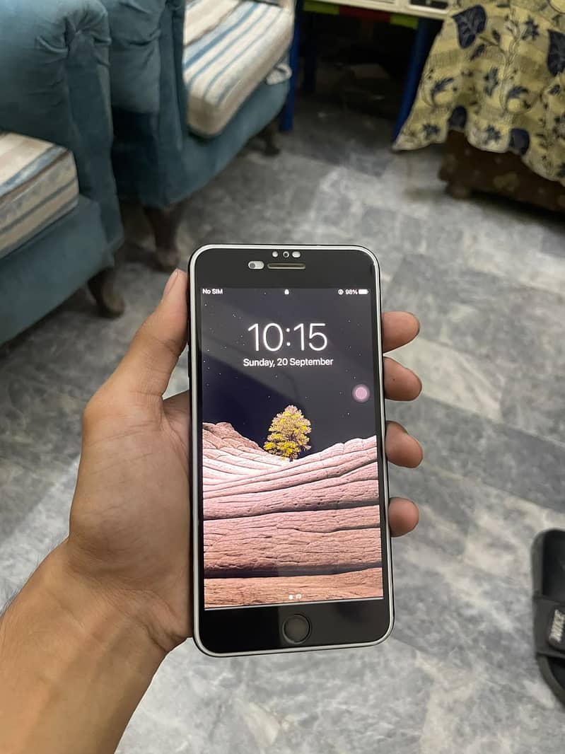 Apple iPhone 7 Plus 5