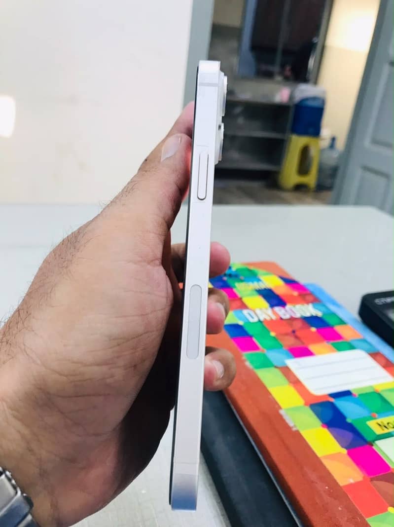 Apple iPhone 14 plus 4