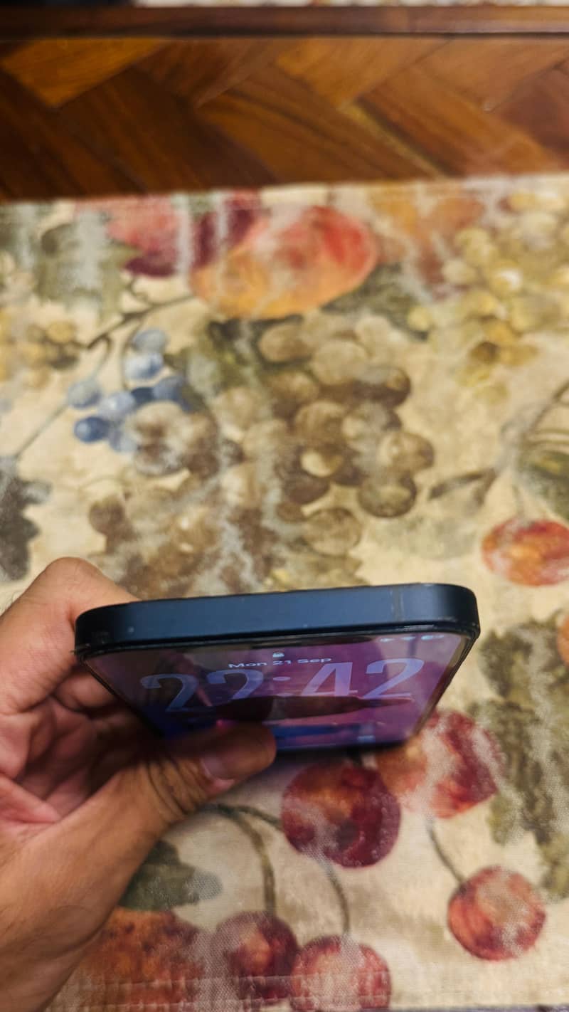 Apple iPhone 12 6